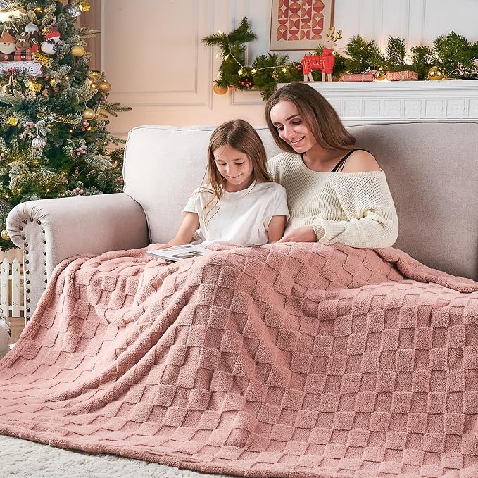 NEWCOSPLAY 3D Checkered Flannel Twin Blanket, Pink Checkered, 60"x80" | Super Soft Cute Lightweight Decorative Premium Silky Fleece Blanket for Couch Sofa Bed, Gift for Women Men, All Season Use