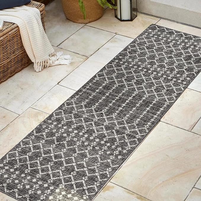 JONATHAN Y Moroccan Geometric Indoor Outdoor Runner Rug 2X8 Black/Gray, Ourika Textured Weave for Backyard, Patio, Porch, Easy-Cleaning, High Traffic, Pet-Friendly, Non-Shedding (SMB108F-28)