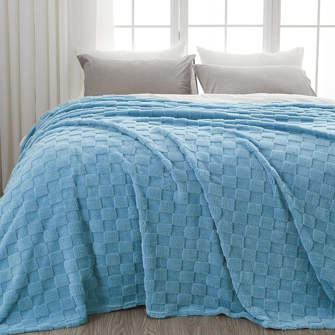 NEWCOSPLAY 3D Checkered Flannel Queen Blanket, Blue Checkered, 90"x90" | Super Soft Cute Lightweight Decorative Premium Silky Fleece Blanket for Couch Sofa Bed, Gift for Women Men, All Season Use