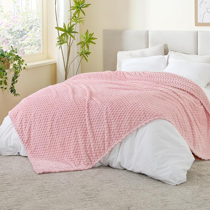 BEDELITE Pink King Blanket for Bed, Soft Cozy Gifts for Women, 108 * 90 | 3D Jacquard Decorative Fleece Blanket, Super Soft Plush Throws, Cute Birthday Gift for Women & Men, Suitable for All Seasons