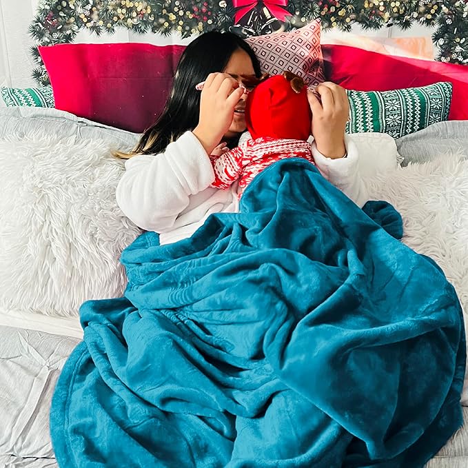Bedsure GentleSoft Fleece Throw Blanket Teal - 300GSM Blankets for Couch, Sofa, Bed, Soft Lightweight Plush Cozy Throws for Toddlers, 50x60 inches