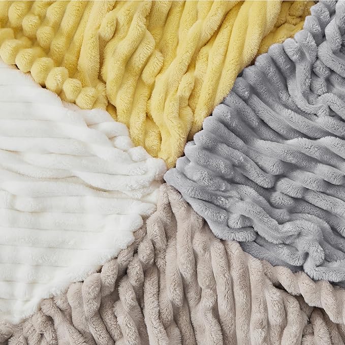 Bedsure GentleSoft Full Size Blanket for Bed - Cozy Soft Blankets for Womenn, Cute Large Fleece Throws for Girls, Light Grey, 84x90 Inches