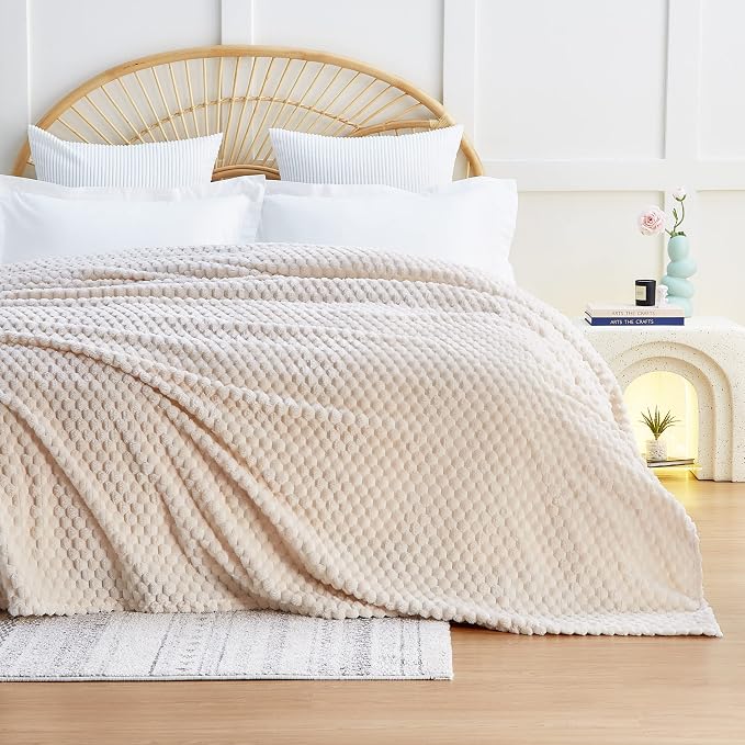 EXQ Home Fleece Blanket Queen Size for Bed or Couch - 3D Imitation Turtle Shell Jacquard Decorative Blankets - Cozy Soft Lightweight Fuzzy Flannel Blanket Suitable for All Seasons(90"×90",Beige)