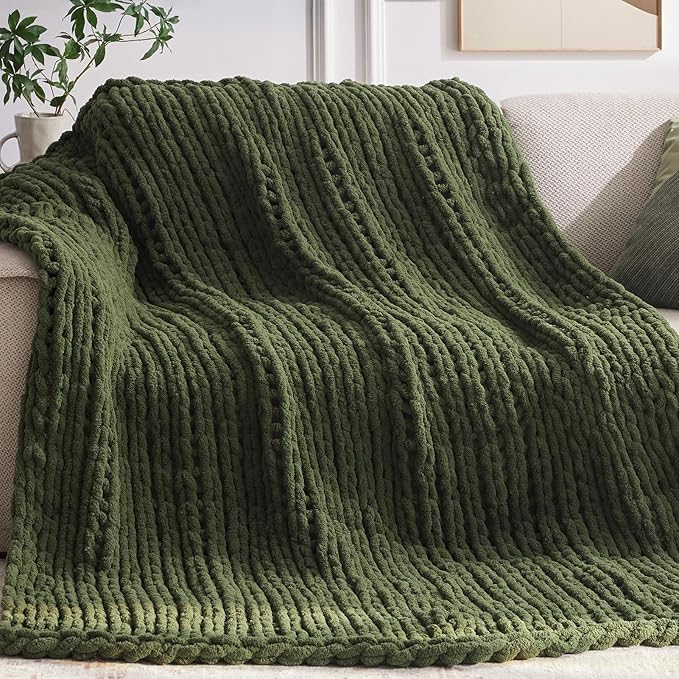 Negwoo Chunky Knit Throw Blanket, Knitted Throw Chenille Yarn, 80"*90" | Soft Thick Cable Knitted Blankets, Handmade Big Thick Blanket, Machine Washable Cute Comfy Blanket for Home Decor, Green