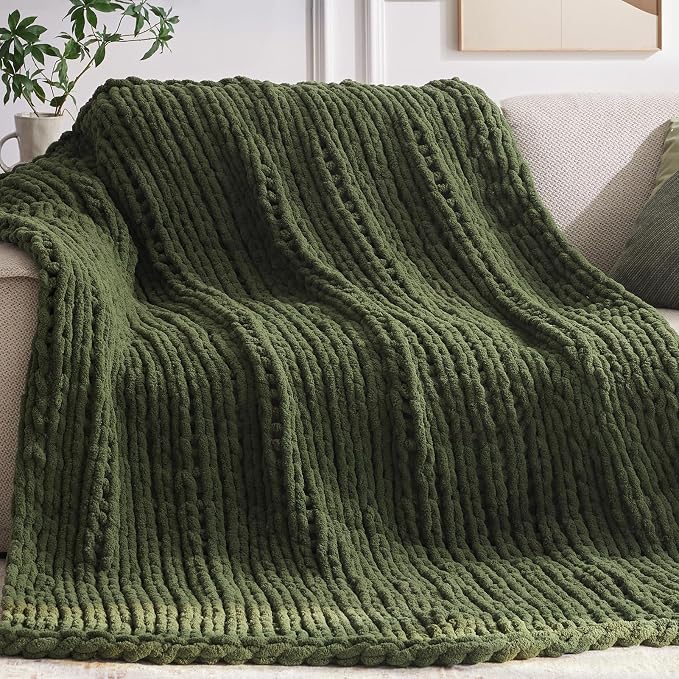 Negwoo Chunky Knit Throw Blanket, Knitted Throw Chenille Yarn, 50"*60" | Soft Thick Cable Knitted Blankets, Handmade Big Thick Blanket, Machine Washable Cute Comfy Blanket for Home Decor, Green