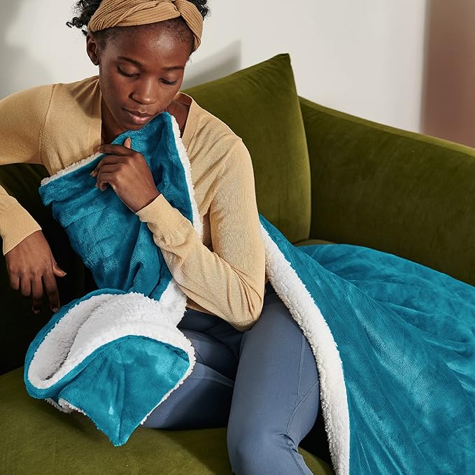 Bedsure GentleSoft Sherpa Fleece Throw Blanket for Couch, Non-Heated, Thick and Warm Throw for Women and Men, Soft Fuzzy Plush Blanket for Winter, Teal, 50x60 Inches