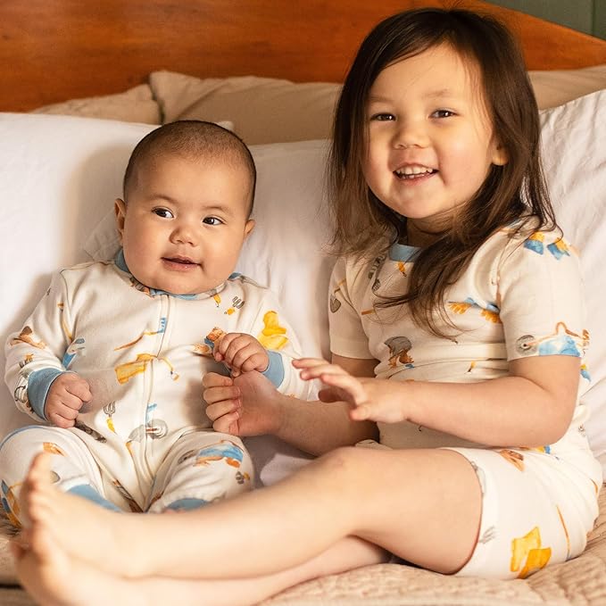 Burt's Bees Baby Unisex Pajamas, Short Sleeve Tee and Shorts 2-Piece PJ Set, 100% Organic Cotton