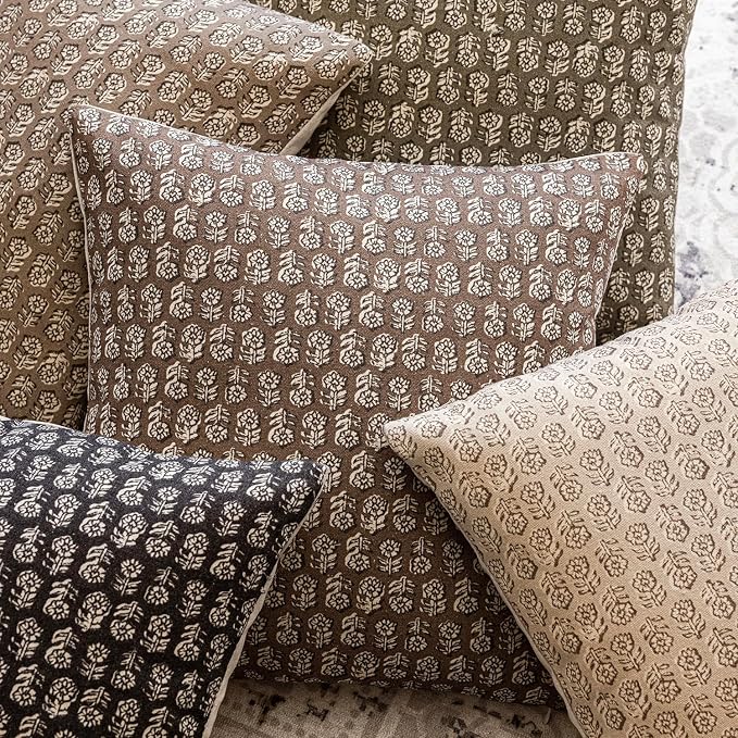 Foindtower Set of 2 Decorative Neutral Floral Print Throw Pillow Covers Vintage Accent Farmhouse Cushion Covers Boho Home Decor for Sofa Chair Couch Bedroom Living Room,18×18 Inch,Brown