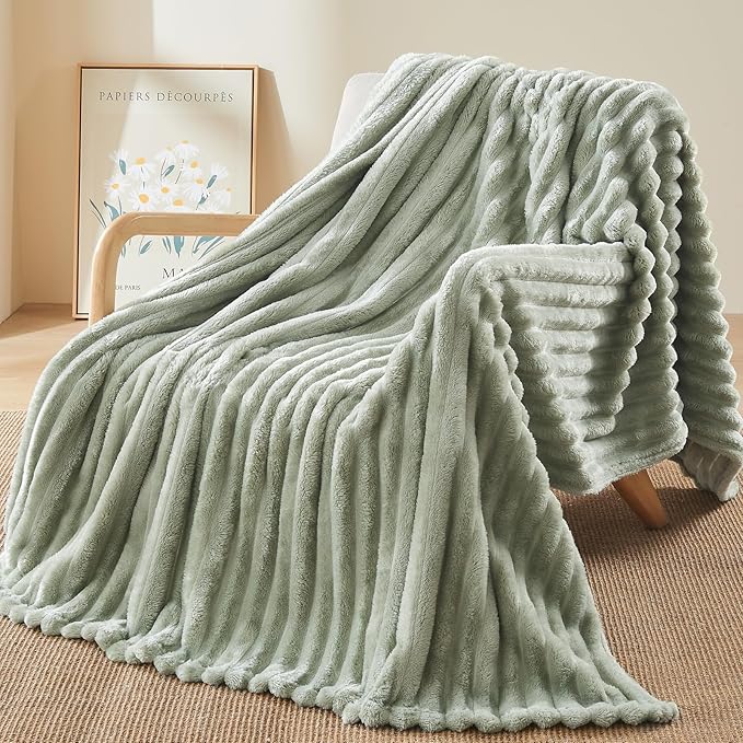 NEWCOSPLAY Super Soft Twin Blanket Sage Green Premium Silky Flannel Fleece 3D Ribbed Jacquard Lightweight Bed Blanket All Season Use (Sage Green Ribbed, Twin(60"x80"))