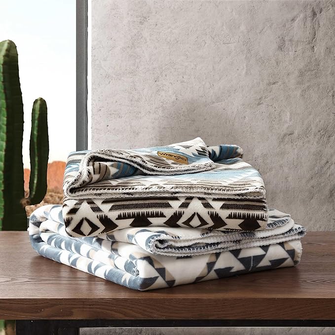 Wrangler - Oversized Fleece Throw Blanket for Couch 60x70, Ultra Soft Reversible Plush Blanket, Americana Decor, Cozy Western Style Throw for Sofa, Bed, Living Room (Jericho Aqua/Brown)