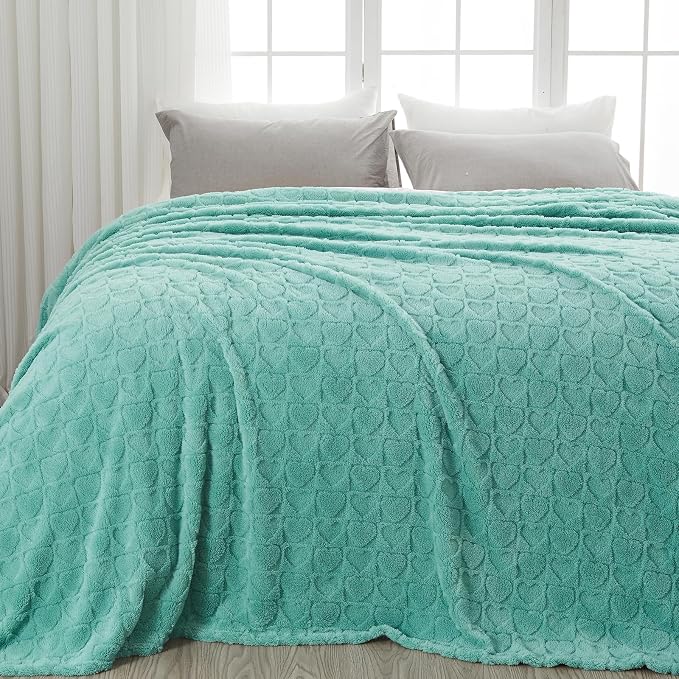 NEWCOSPLAY 3D Heart Checkered Flannel Queen Blanket, Sage Green, 90"x90" | Super Soft Cute Lightweight Decorative Premium Silky Fleece Blanket for Couch Sofa Bed, Gift for Women Men, All Season Use