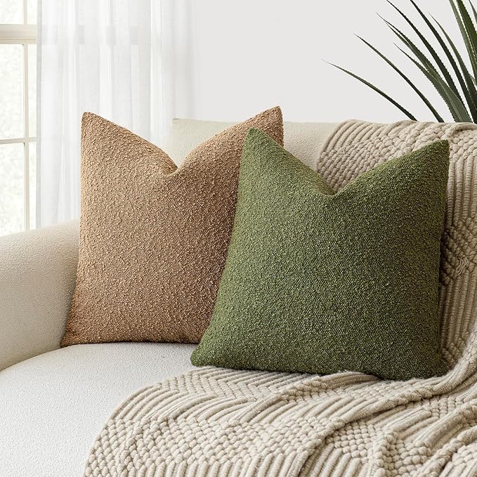 Foindtower Pack of 2 Modern Textured Boucle Throw Pillow Covers Accent Solid Decorative Pillow Cases Cozy Woven Couch Cushion Case for Chair Sofa Bedroom Living Room Home Decor, 20 x 20 Inch,Green