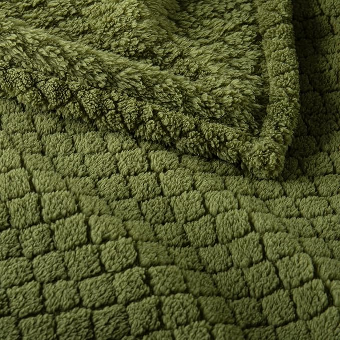Exclusivo Mezcla Soft Fleece King Size Blanket for Bed, Olive Green | Jacquard Lightweight Cozy Bed Blanket, Breathable Decorative Fuzzy Textured All Season Use, 90x104 Inches