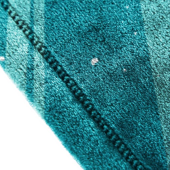 Jay Franco Kids Plush Throw Blanket – Soft & Cozy Fleece Throw for Bedroom & Couch Décor, Official Licensed Product, Teal - Mandalorian, 60x90 - Large Blanket