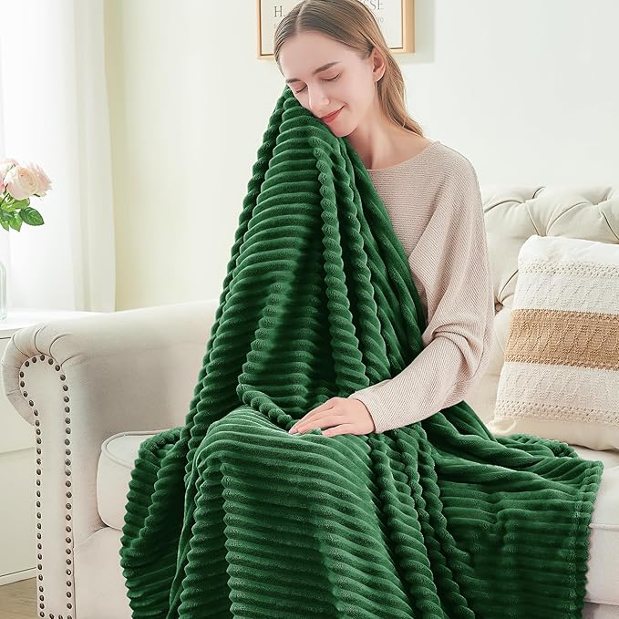 BEDELITE Ribbed Jacquard Dark Green Blankets Queen Size for Bed, 90x90 Inch | Soft Warm Decorative Fluffy Blanket, Cozy Fuzzy Lightweight Plush Fleece Throw Blankets for Bed, Room Decor, Gift for Women