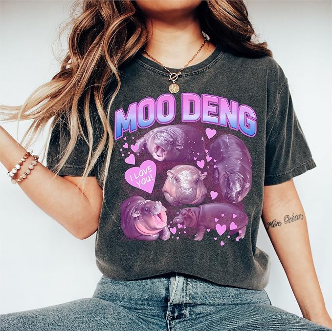 YOUNG GREEN Moo Deng Cute Sweatshirt Moo Deng Bouncy Pig T-Shirt The Cute Baby Hippo Sweatshirt Gift For Womens