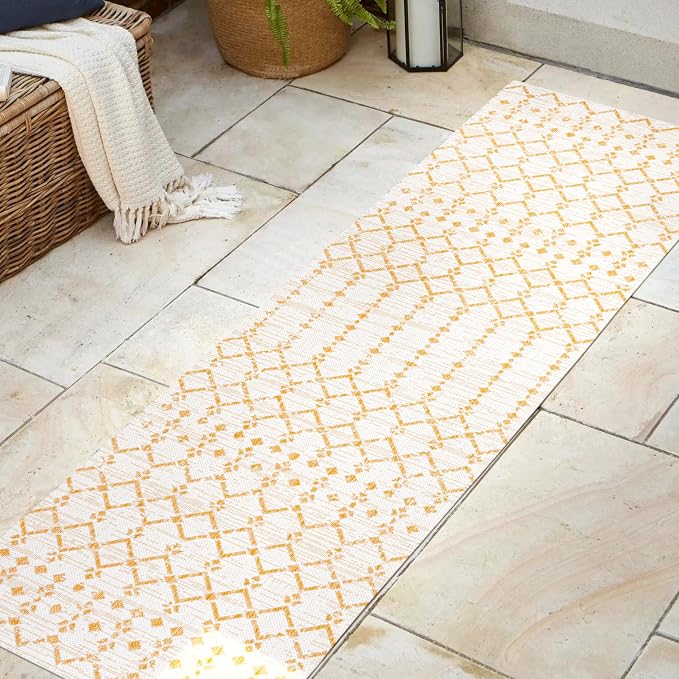 JONATHAN Y Moroccan Geometric Indoor Outdoor Runner Rug 2X8 Cream/Yellow, Ourika Textured Weave for Backyard, Patio, Porch, Easy-Cleaning, High Traffic, Pet-Friendly, Non-Shedding (SMB108J-28)
