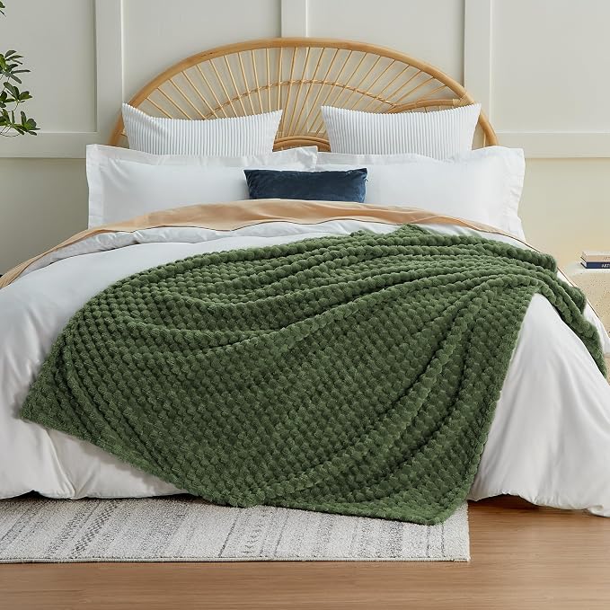 EXQ Home Gentle Soft Fleece Throw Blanket – Cozy Lightweight 3D Imitation Turtle Shell Jacquard Blanket for Couch Bed – All-Season Warm Fuzzy Flannel Blanket for Women Mom Gifts(60"x80",Olive Green)