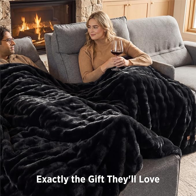 Bedsure GentleSoft Bubble Faux Fur Blankets Queen Size, Fluffy Fuzzy Queen Blanket for Bed, Soft Cozy Faux Fur Bedding for Winter, Thick Warm Plush Bed Cover, Black, 90x90