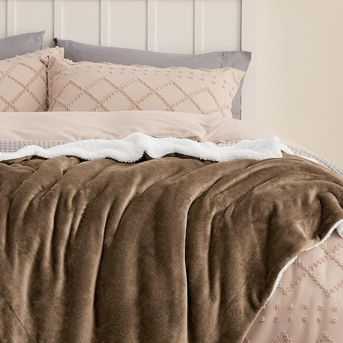 Bedsure GentleSoft Sherpa Fleece Blanket Queen Size for Bed, Non-Heated, Thick and Warm Throw for Women and Men, Soft Fuzzy Plush Queen Blanket for Winter, Camel, 90x90 Inches