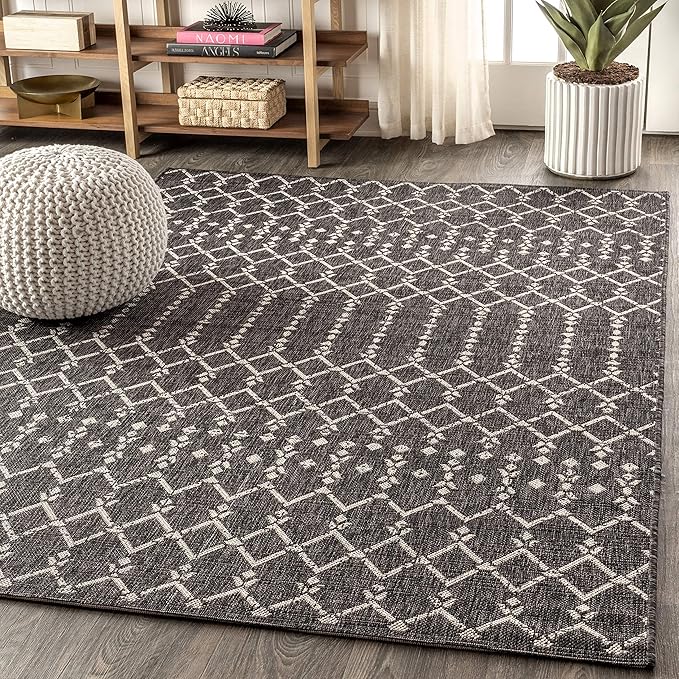 JONATHAN Y Moroccan Geometric Indoor Outdoor Area Rug 4X6 Black/Gray, Ourika Textured Weave for Backyard, Patio, Porch, Easy-Cleaning, High Traffic, Pet-Friendly, Non-Shedding (SMB108F-4)