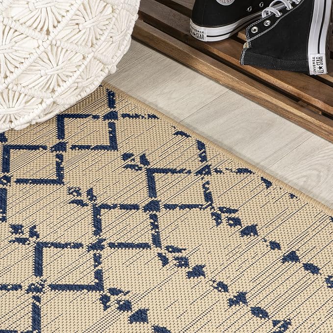 JONATHAN Y Moroccan Geometric Indoor Outdoor Round Area Rug 6 Ft Beige/Navy, Ourika Textured Weave for Backyard, Patio, Porch, Easy-Cleaning, High Traffic, Pet-Friendly, Non-Shedding (SMB108H-6R)