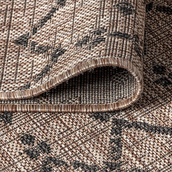 JONATHAN Y Moroccan Geometric Indoor Outdoor Square Area Rug 8X8 Natural/Black, Ourika Textured Weave for Backyard, Patio, Porch, Easy-Cleaning, High Traffic Pet-Friendly, Non-Shedding SMB108D-8SQ