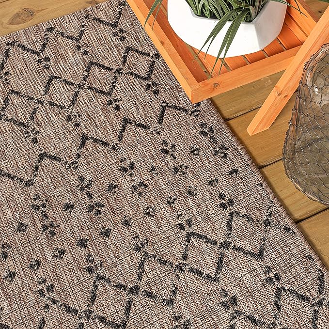 JONATHAN Y Moroccan Geometric Indoor Outdoor Round Area Rug 3 Ft Natural/Black, Ourika Textured Weave for Backyard, Patio, Porch, Easy-Cleaning, High Traffic Pet-Friendly, Non-Shedding SMB108D-3R