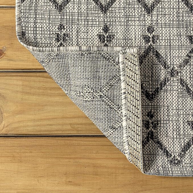 JONATHAN Y Moroccan Geometric Indoor Outdoor Round Area Rug 9 Ft Light Gray/Black, Ourika Textured Weave for Backyard, Patio, Porch, Easy-Cleaning, High Traffic Pet-Friendly, Non-Shedding SMB108E-9R