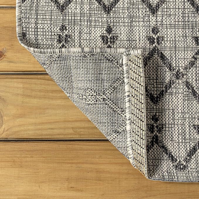 JONATHAN Y Moroccan Geometric Indoor Outdoor Area Rug 6X9 Light Gray/Black, Ourika Textured Weave for Backyard, Patio, Porch, Easy-Cleaning, High Traffic, Pet-Friendly, Non-Shedding (SMB108E-6)
