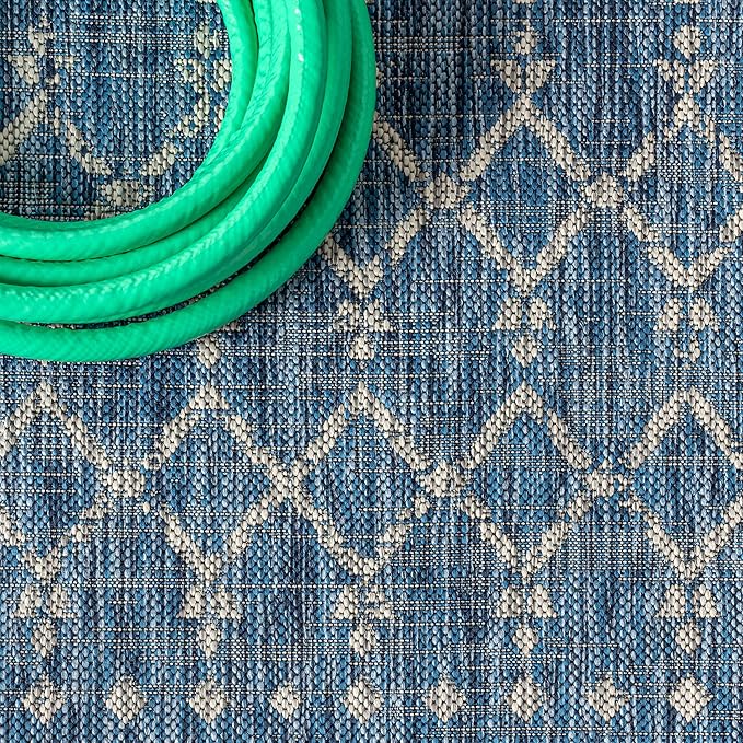 JONATHAN Y Moroccan Geometric Indoor Outdoor Square Area Rug 5X5 Navy/Light Gray, Ourika Textured Weave for Backyard, Patio, Porch, Easy-Cleaning, High Traffic, Pet-Friendly, Non-Shedding SMB108B-5SQ