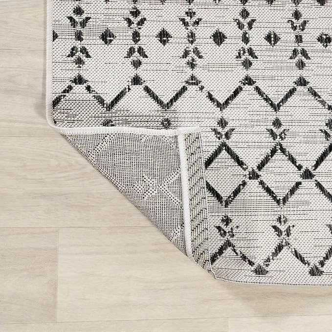 JONATHAN Y Moroccan Geometric Indoor Outdoor Square Area Rug 3X3 Cream/Black, Ourika Textured Weave for Backyard, Patio, Porch, Easy-Cleaning, High Traffic, Pet-Friendly, Non-Shedding (SMB108I-3SQ)