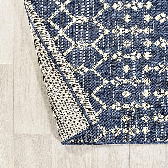 JONATHAN Y Moroccan Geometric Indoor Outdoor Round Area Rug 4 Ft Navy/Beige, Ourika Textured Weave for Backyard, Patio, Porch, Easy-Cleaning, High Traffic, Pet-Friendly, Non-Shedding (SMB108K-4R)