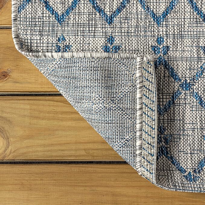 JONATHAN Y Moroccan Geometric Indoor Outdoor Square Area Rug 8X8 Light Gray/Navy, Ourika Textured Weave for Backyard, Patio, Porch, Easy-Cleaning, High Traffic, Pet-Friendly, Non-Shedding SMB108A-8SQ