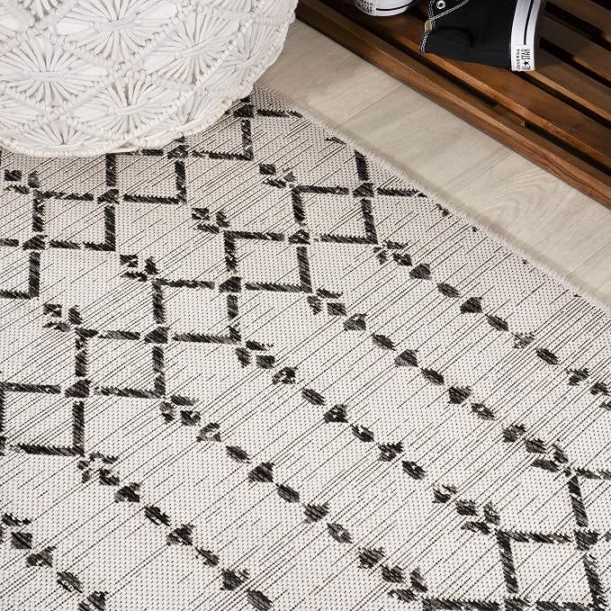 JONATHAN Y Moroccan Geometric Indoor Outdoor Round Area Rug 3 Ft Cream/Black, Ourika Textured Weave for Backyard, Patio, Porch, Easy-Cleaning, High Traffic, Pet-Friendly, Non-Shedding (SMB108I-3R)