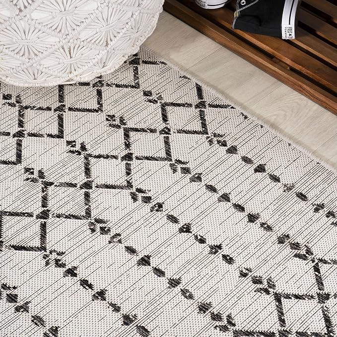JONATHAN Y Moroccan Geometric Indoor Outdoor Square Area Rug 4X4 Cream/Black, Ourika Textured Weave for Backyard, Patio, Porch, Easy-Cleaning, High Traffic, Pet-Friendly, Non-Shedding (SMB108I-4SQ)