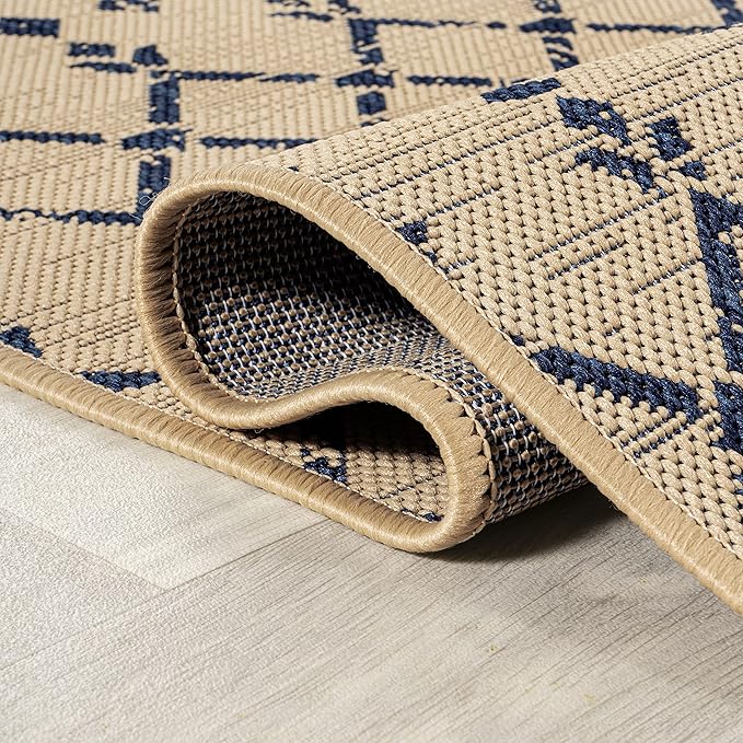 JONATHAN Y Moroccan Geometric Indoor Outdoor Round Area Rug 9 Ft Beige/Navy, Ourika Textured Weave for Backyard, Patio, Porch, Easy-Cleaning, High Traffic, Pet-Friendly, Non-Shedding (SMB108H-9R)